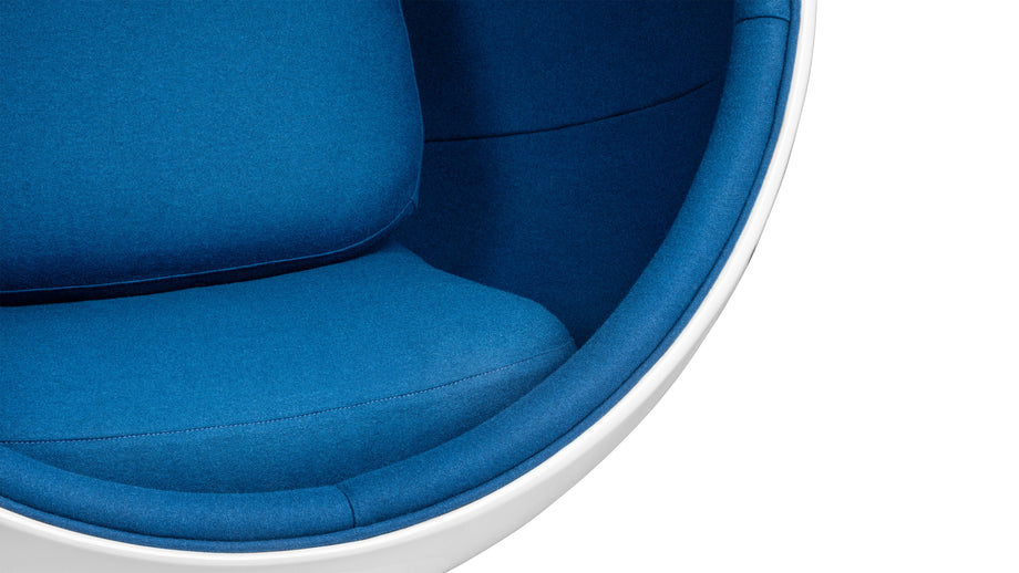 BolaIndigo Blue Wool and White