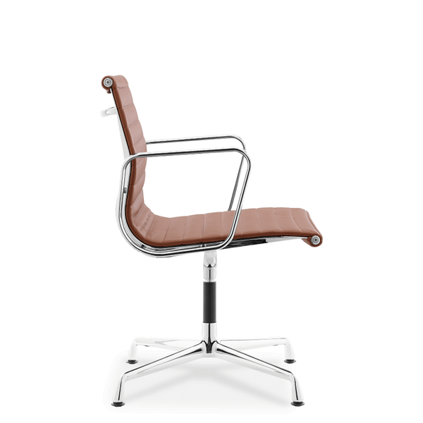 Kontorstol i læder med medium rygTan
