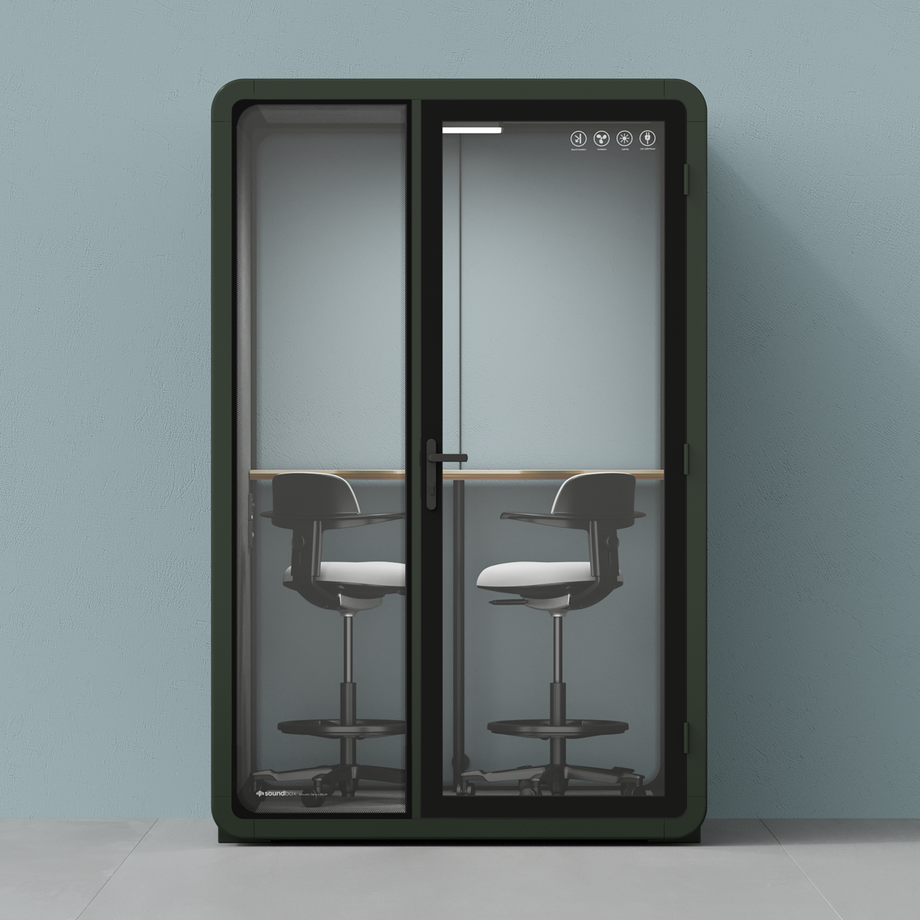 Quell+, 2 personer PodDark Green / Dark Gray / Dual Zoom Room + Device Shelf + 2 Barstools